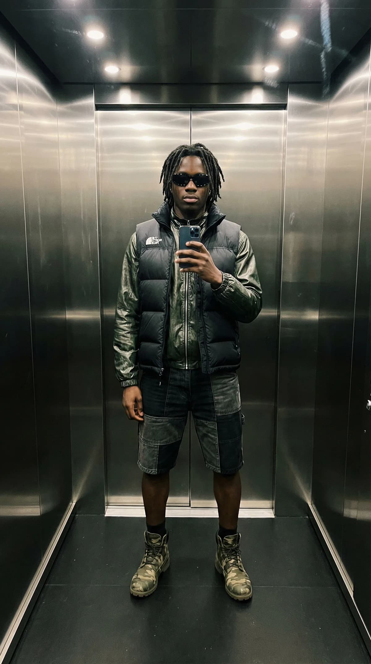 Elevator Selfie - Streetwear – AI photo prompt example