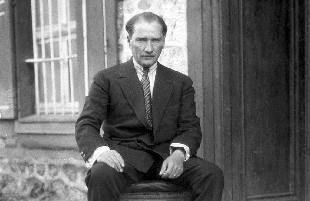 Black and white photo before AI colorization